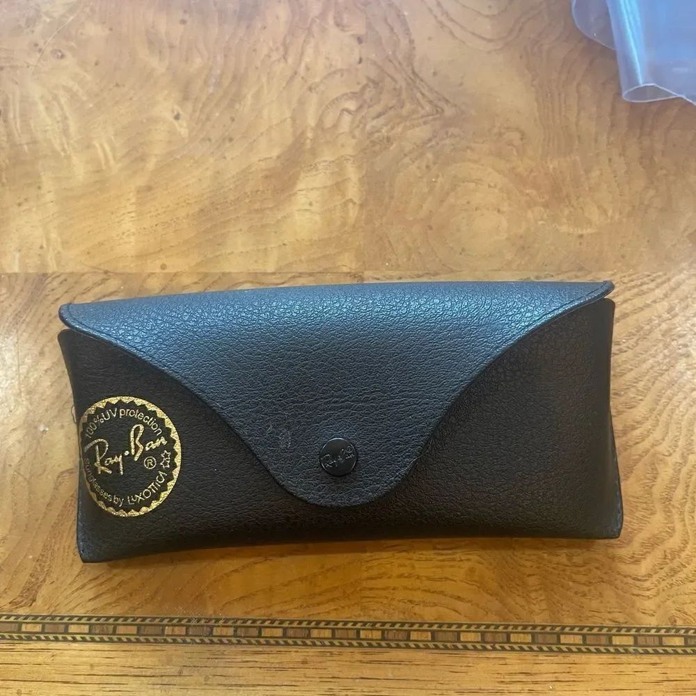 Original Raybans Sunglass or Glasses case!